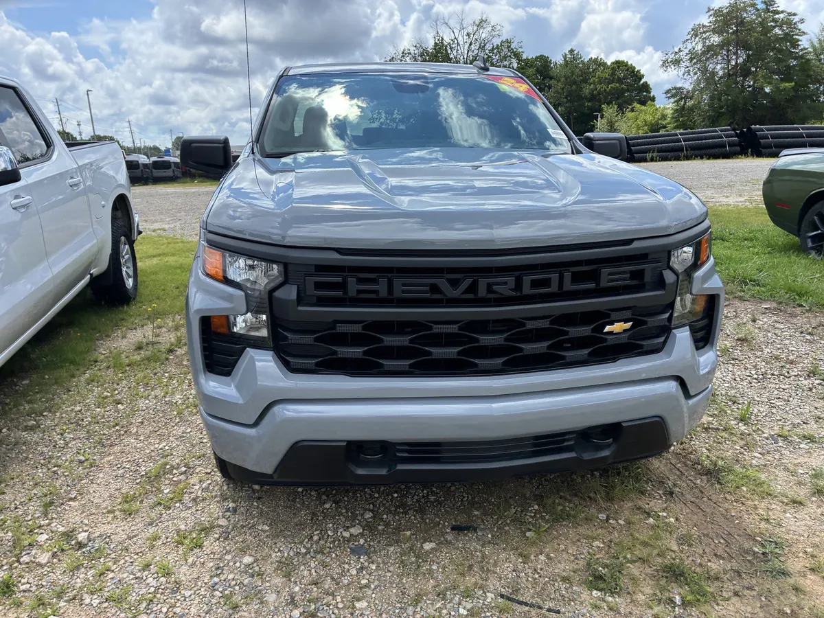 2024 Chevrolet Silverado 1500 Custom thumbnail 2