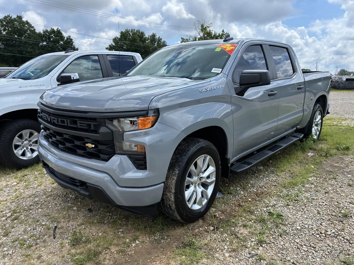 2024 Chevrolet Silverado 1500 Custom thumbnail 3
