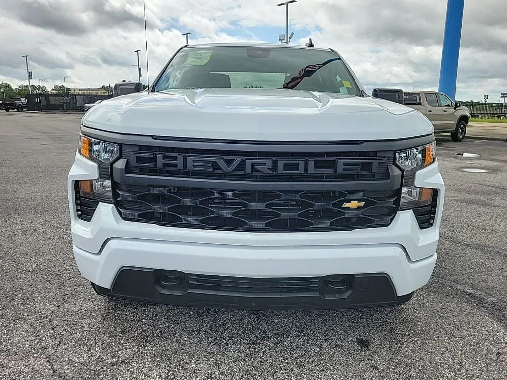 2024 Chevrolet Silverado 1500 Custom thumbnail 2