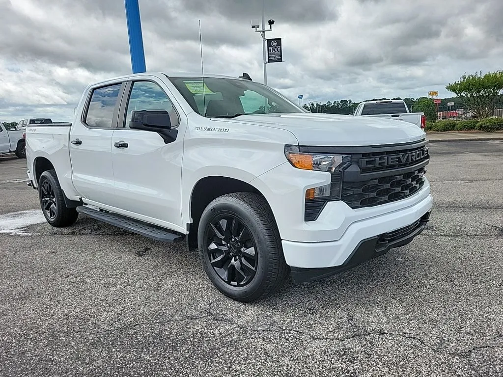 2024 Chevrolet Silverado 1500 Custom thumbnail 3