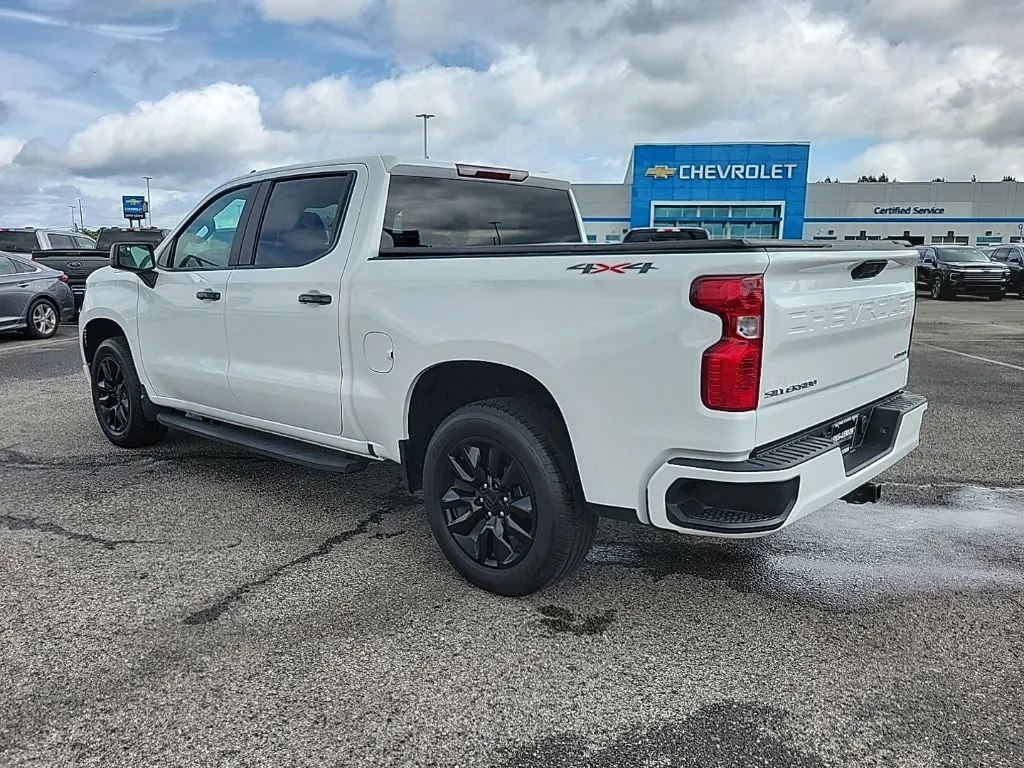 2024 Chevrolet Silverado 1500 Custom thumbnail 5