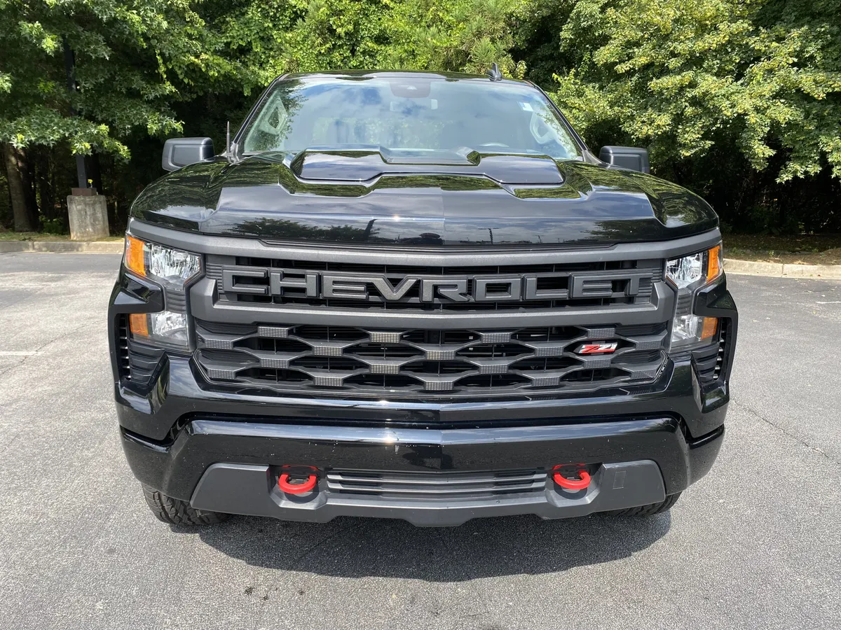 2024 Chevrolet Silverado 1500 Custom Trail Boss thumbnail 2