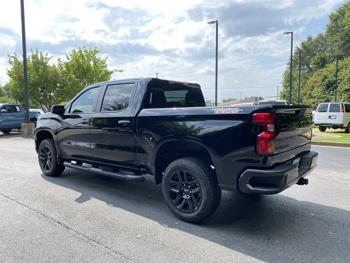 2024 Chevrolet Silverado 1500 Custom Trail Boss thumbnail 6
