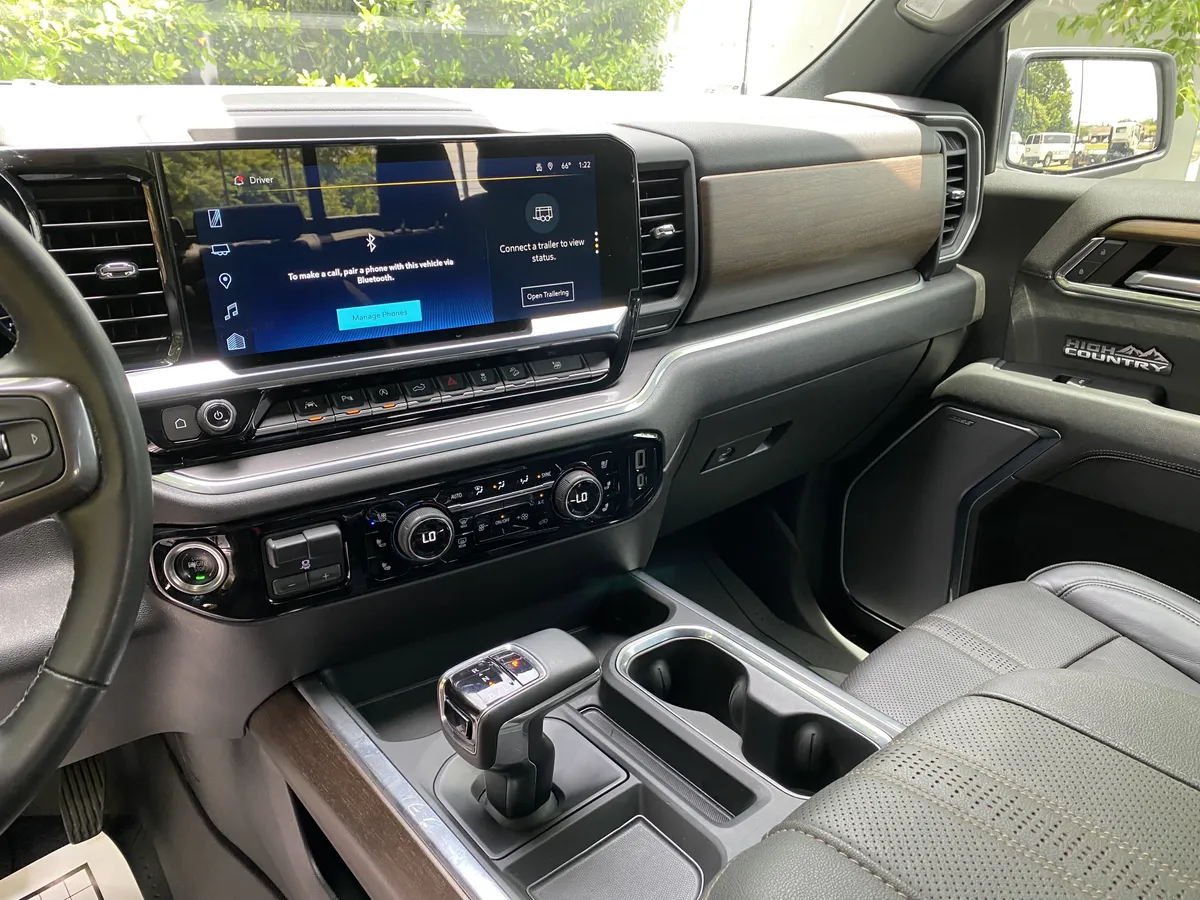 2024 Chevrolet Silverado 1500 High Country thumbnail 24