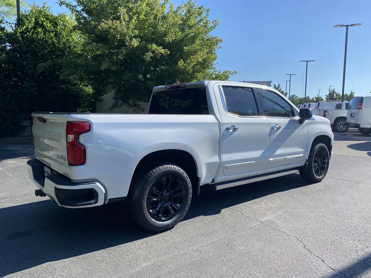 2024 Chevrolet Silverado 1500 High Country thumbnail 8