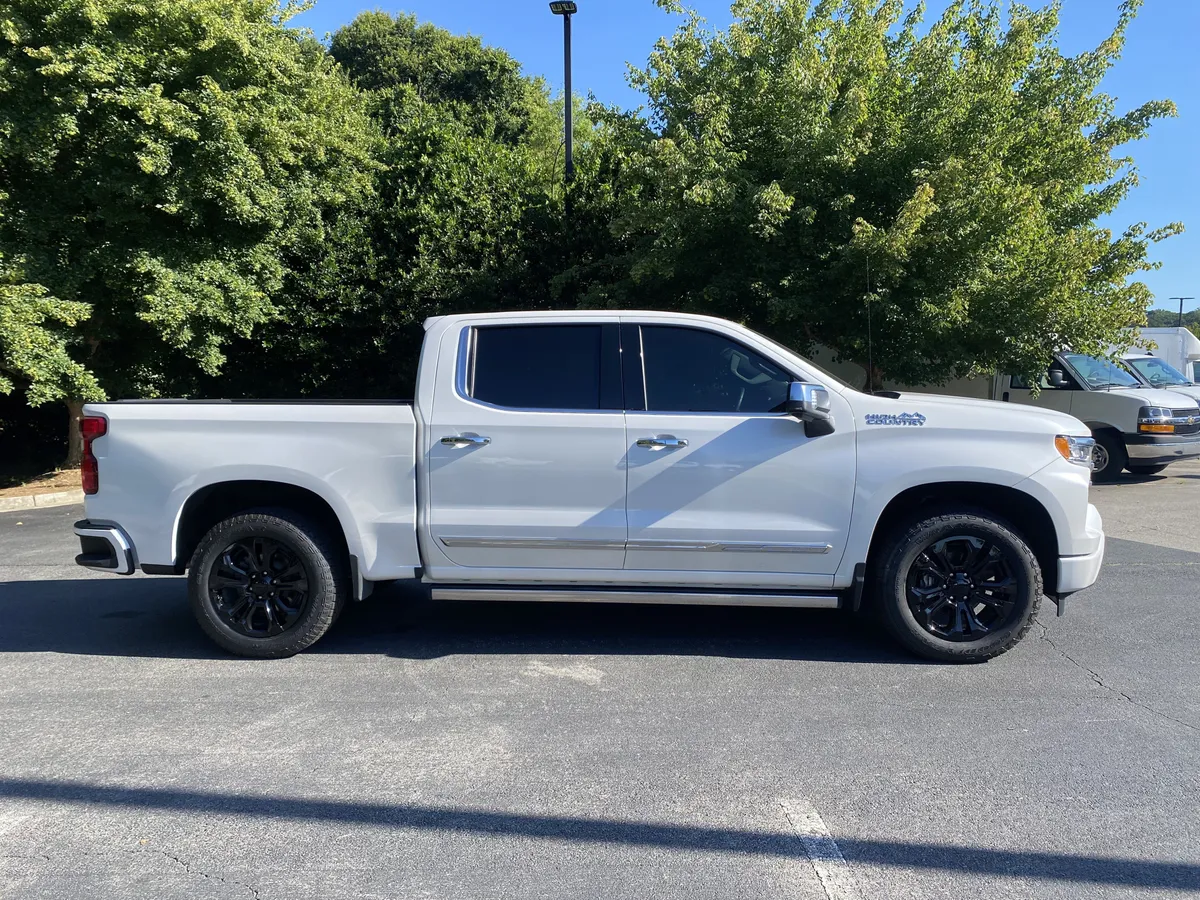 2024 Chevrolet Silverado 1500 High Country thumbnail 9