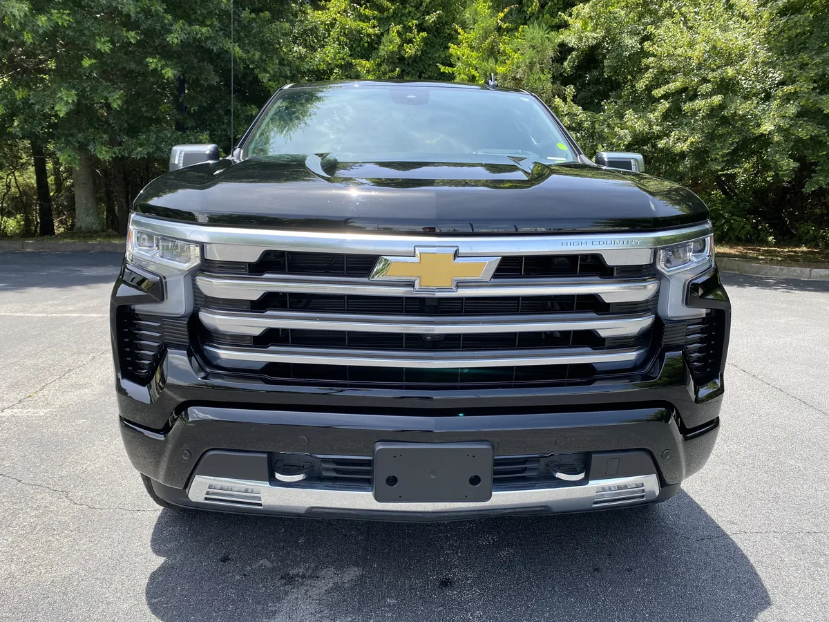 2024 Chevrolet Silverado 1500 High Country thumbnail 2
