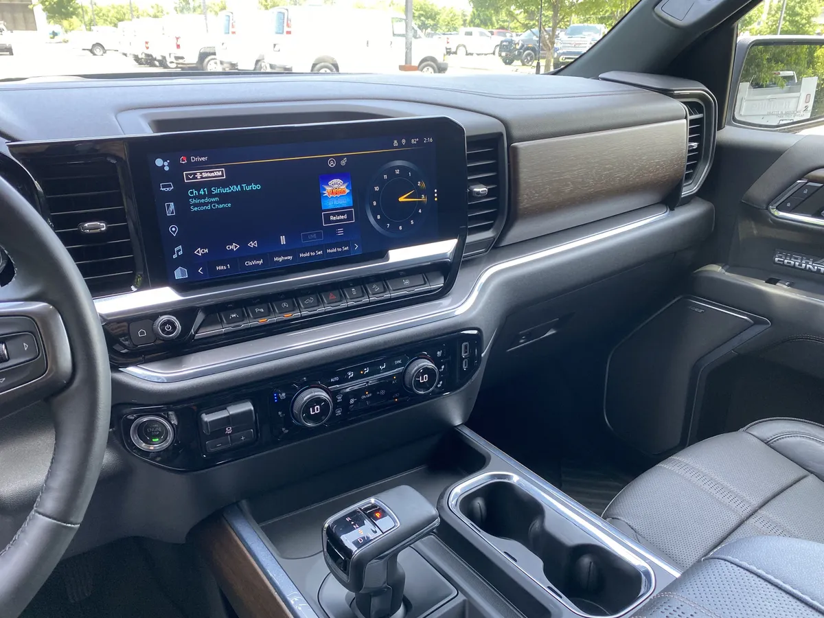 2024 Chevrolet Silverado 1500 High Country thumbnail 24