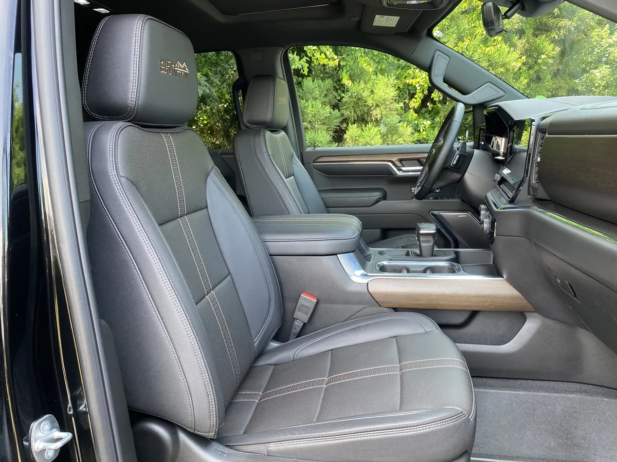2024 Chevrolet Silverado 1500 High Country thumbnail 37