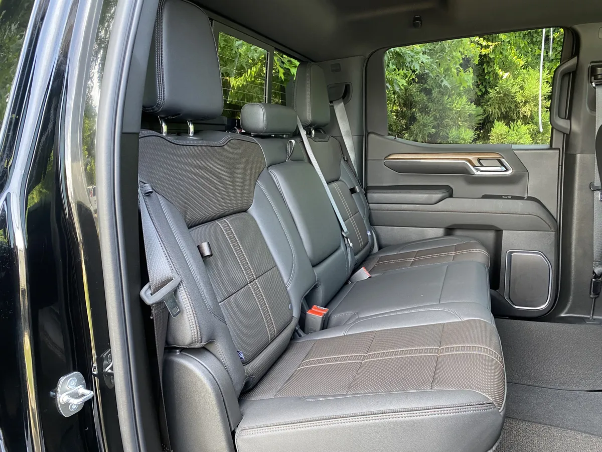 2024 Chevrolet Silverado 1500 High Country thumbnail 38