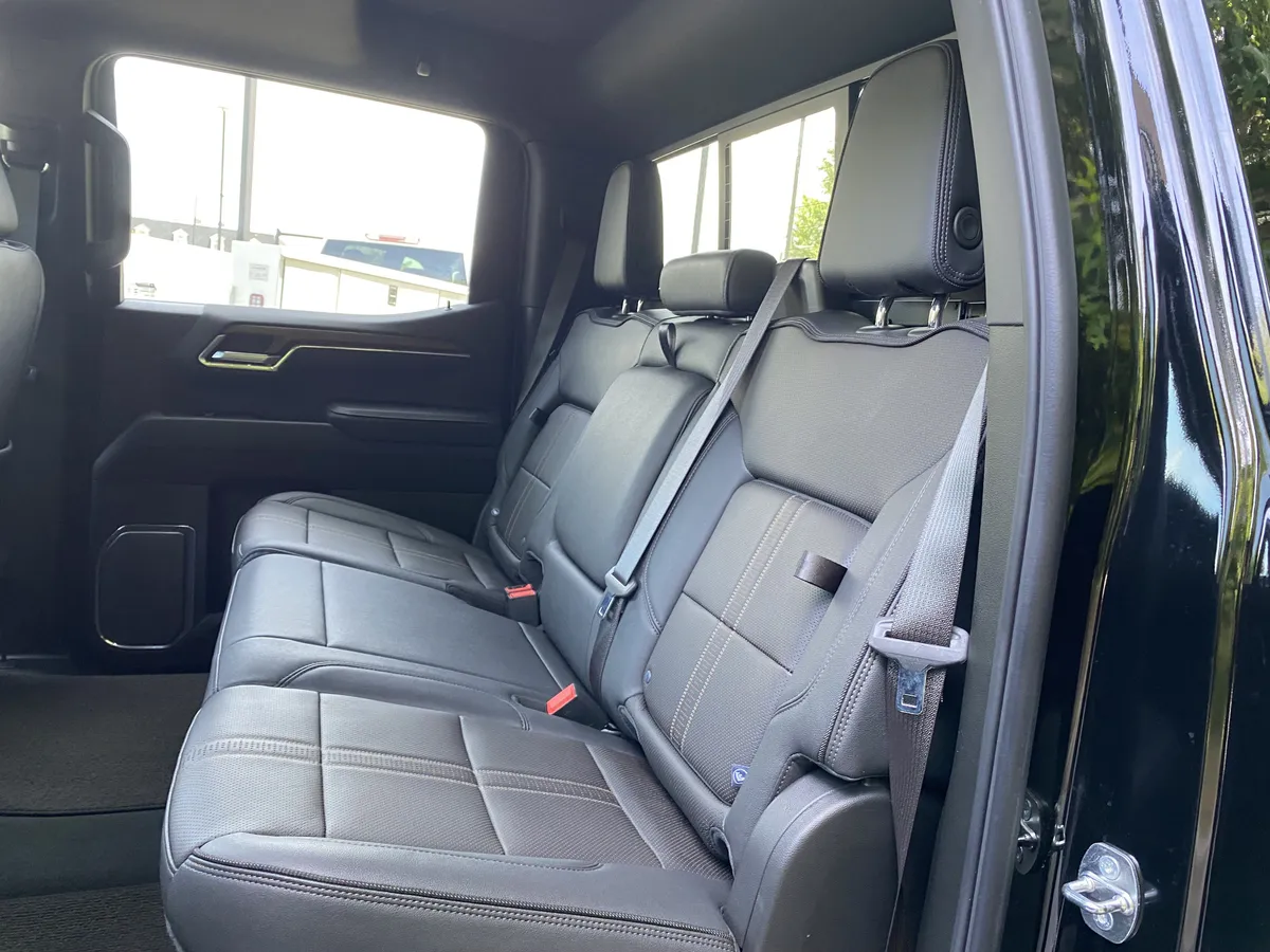 2024 Chevrolet Silverado 1500 High Country thumbnail 40