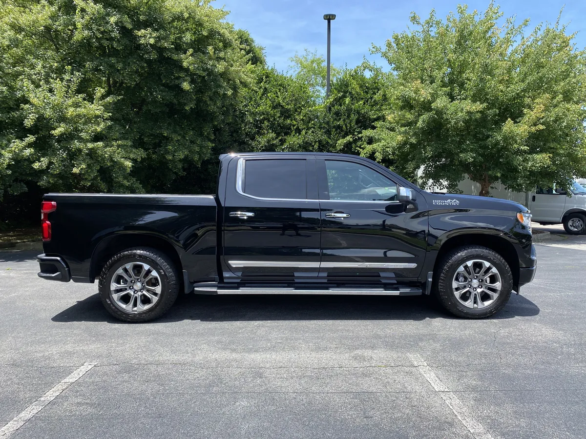 2024 Chevrolet Silverado 1500 High Country thumbnail 9