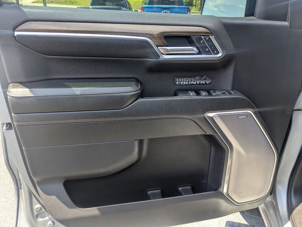 2024 Chevrolet Silverado 1500 High Country thumbnail 11