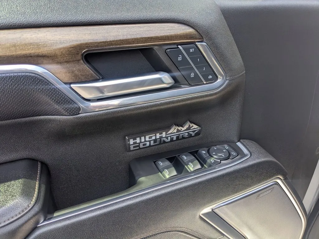2024 Chevrolet Silverado 1500 High Country thumbnail 12