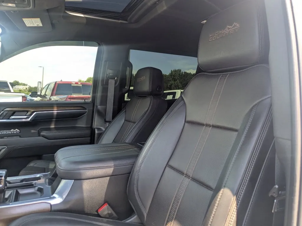 2024 Chevrolet Silverado 1500 High Country thumbnail 15