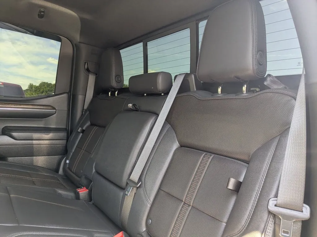 2024 Chevrolet Silverado 1500 High Country thumbnail 22