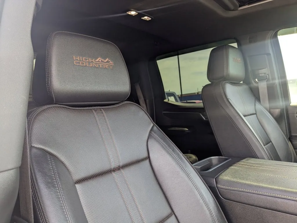 2024 Chevrolet Silverado 1500 High Country thumbnail 24