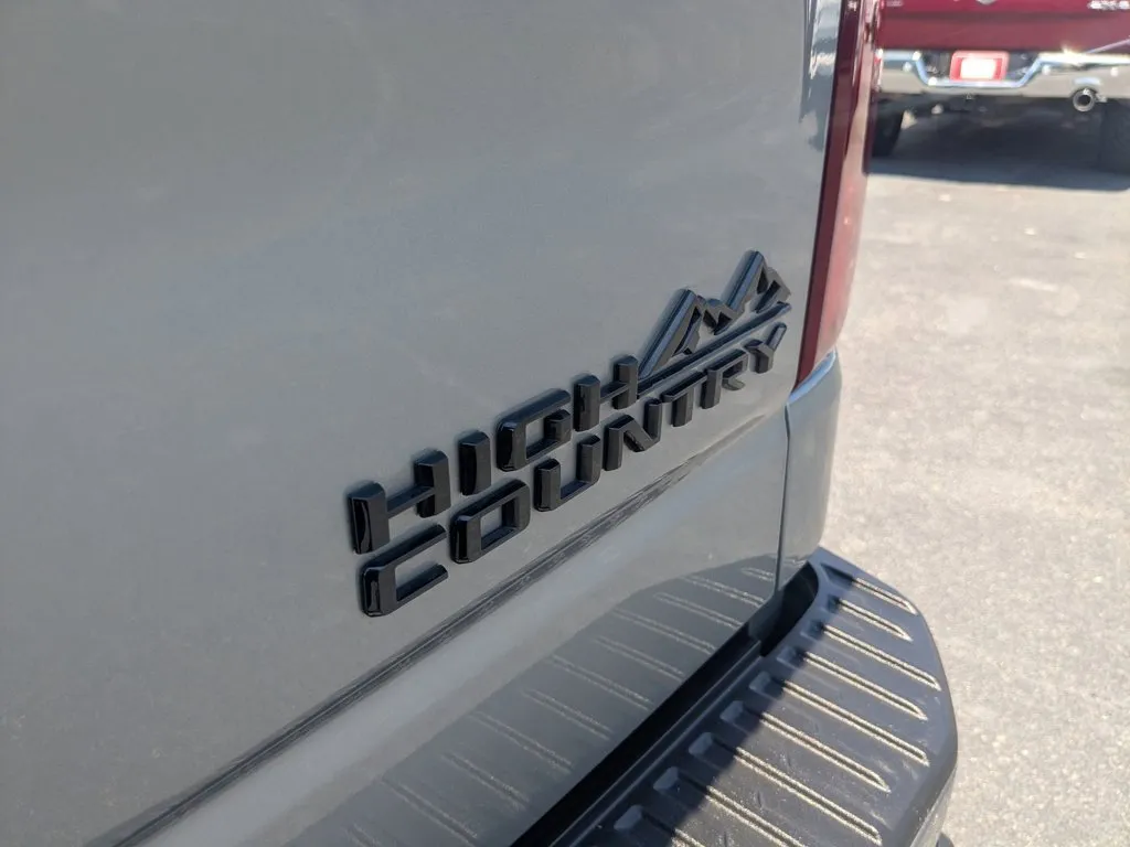 2024 Chevrolet Silverado 1500 High Country thumbnail 27