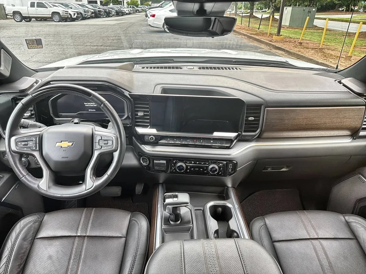 2024 Chevrolet Silverado 1500 High Country thumbnail 17