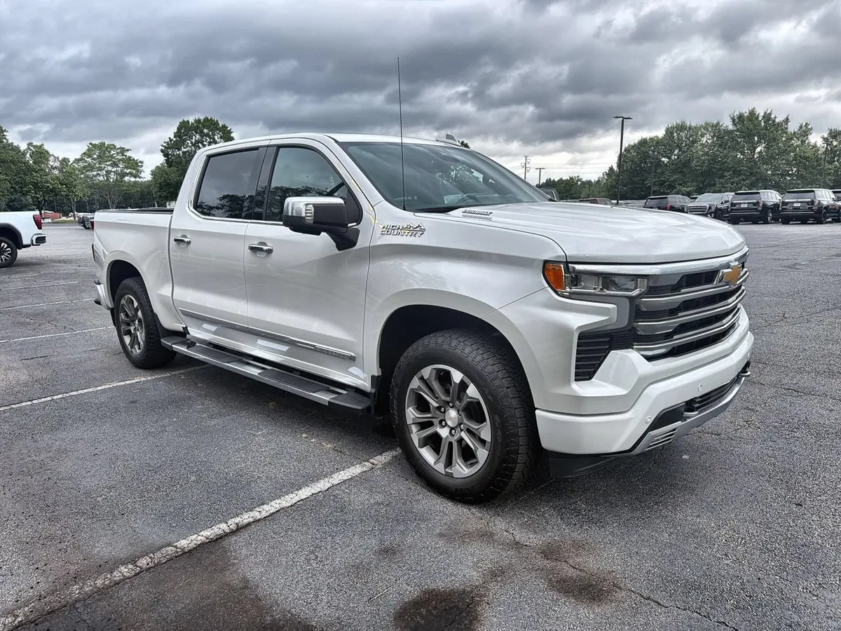 2024 Chevrolet Silverado 1500 High Country thumbnail 2