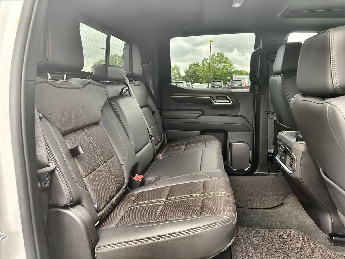 2024 Chevrolet Silverado 1500 High Country thumbnail 22