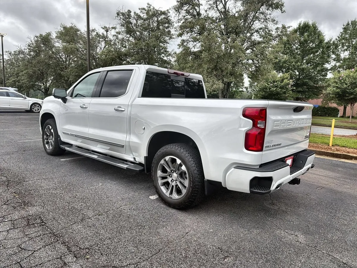 2024 Chevrolet Silverado 1500 High Country thumbnail 6