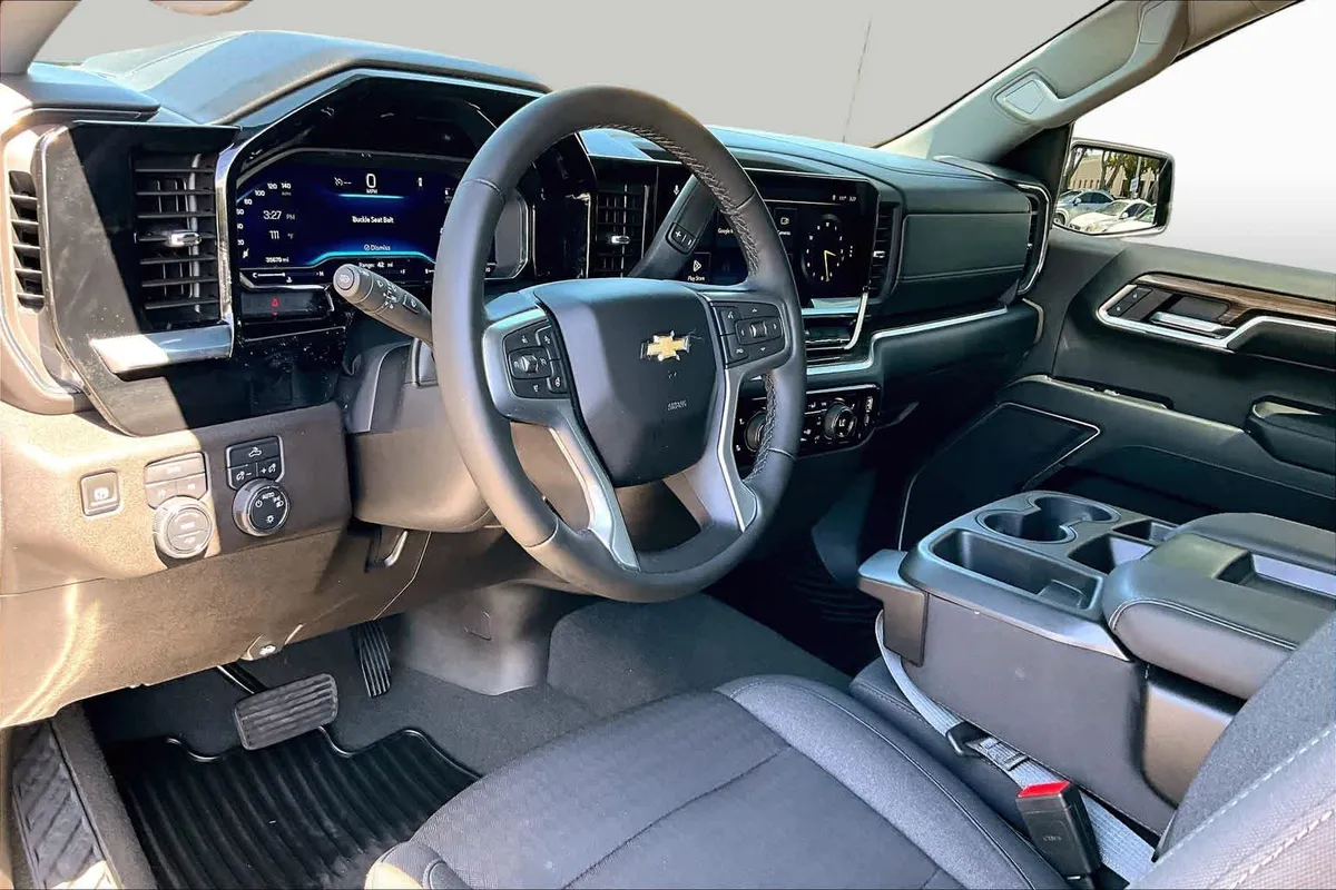 2024 Chevrolet Silverado 1500 LT thumbnail 18