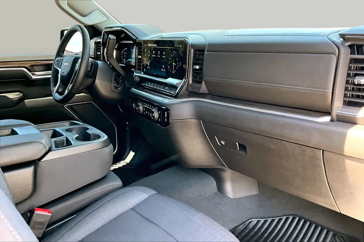 2024 Chevrolet Silverado 1500 LT thumbnail 19