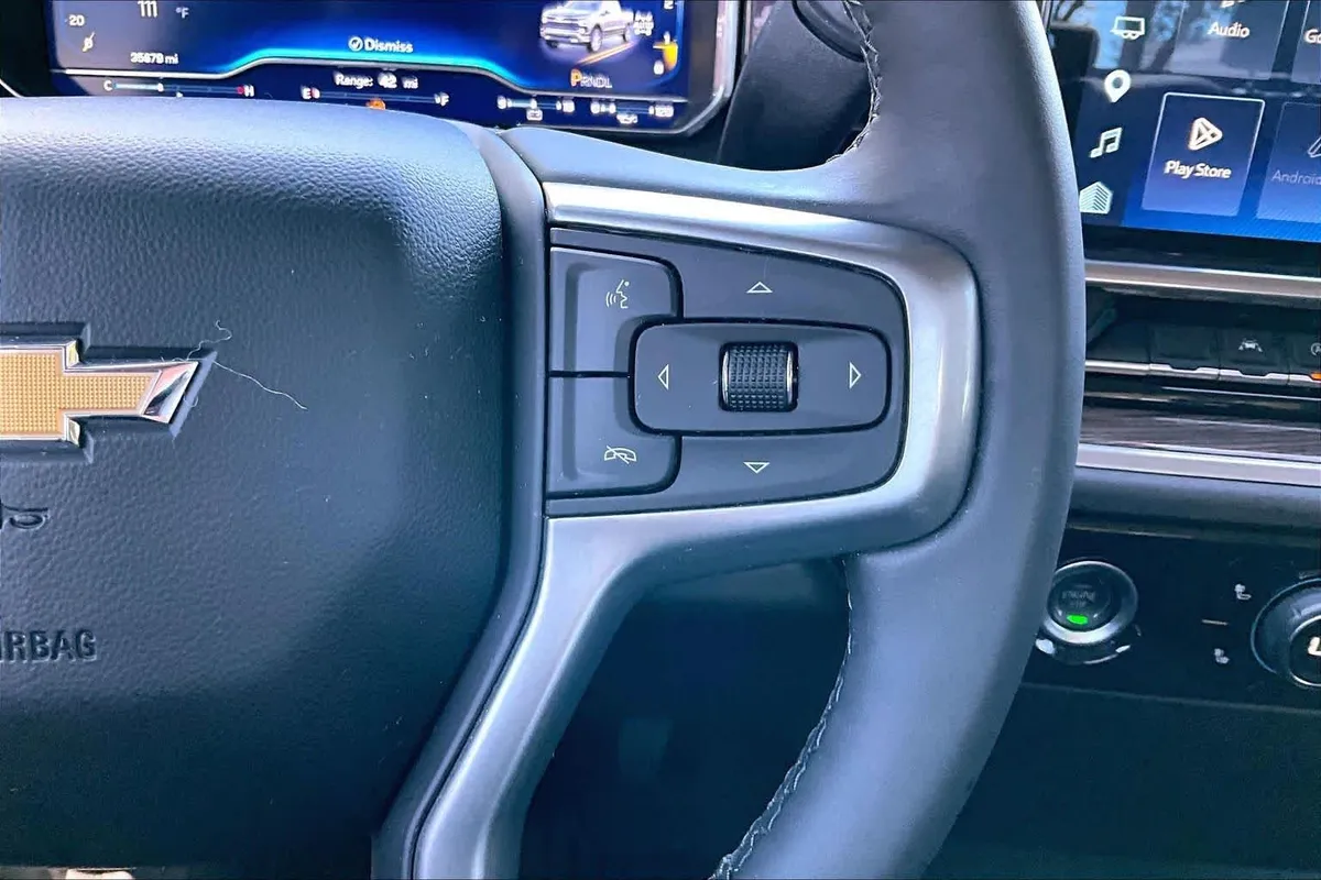 2024 Chevrolet Silverado 1500 LT thumbnail 23