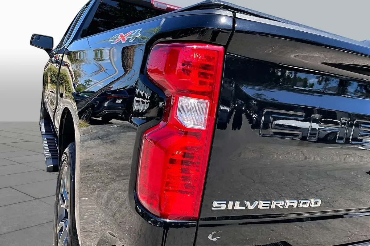 2024 Chevrolet Silverado 1500 LT thumbnail 29