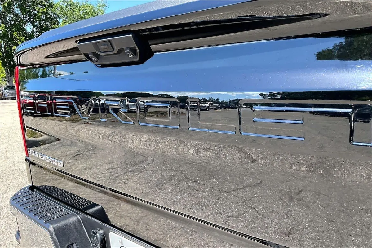 2024 Chevrolet Silverado 1500 LT thumbnail 31