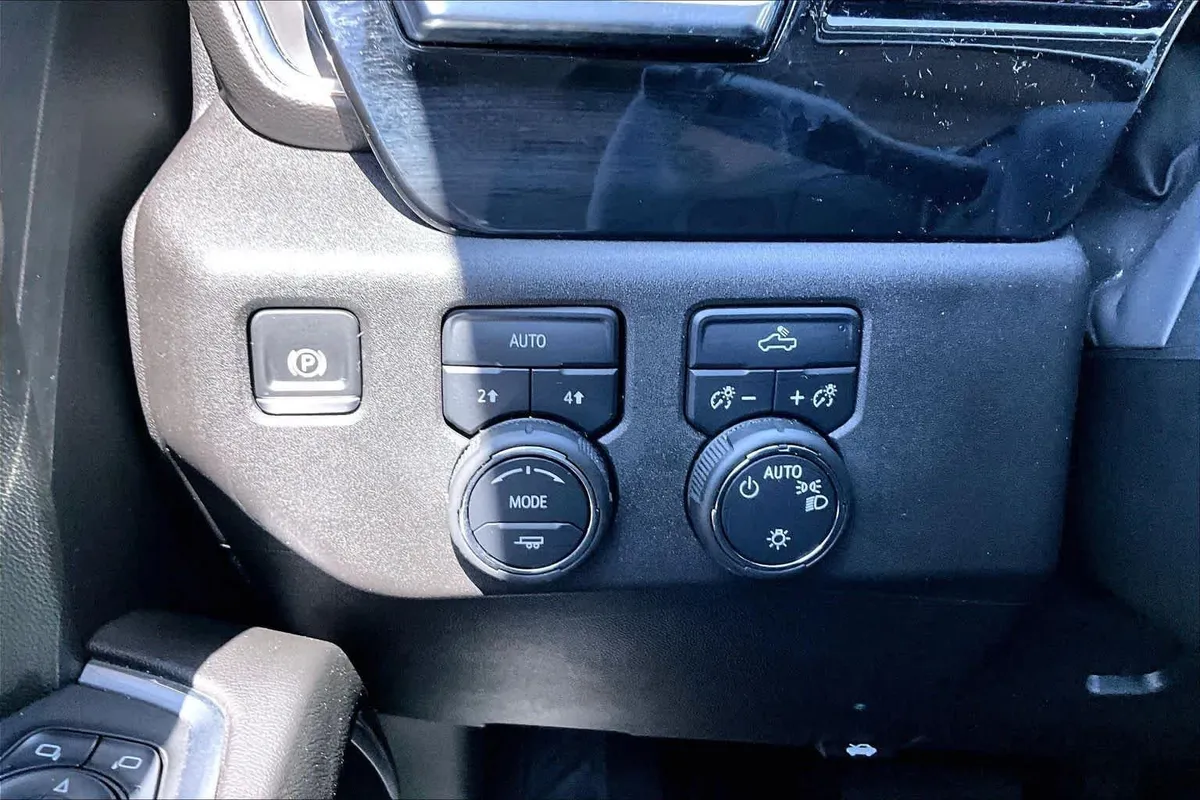 2024 Chevrolet Silverado 1500 LT thumbnail 34