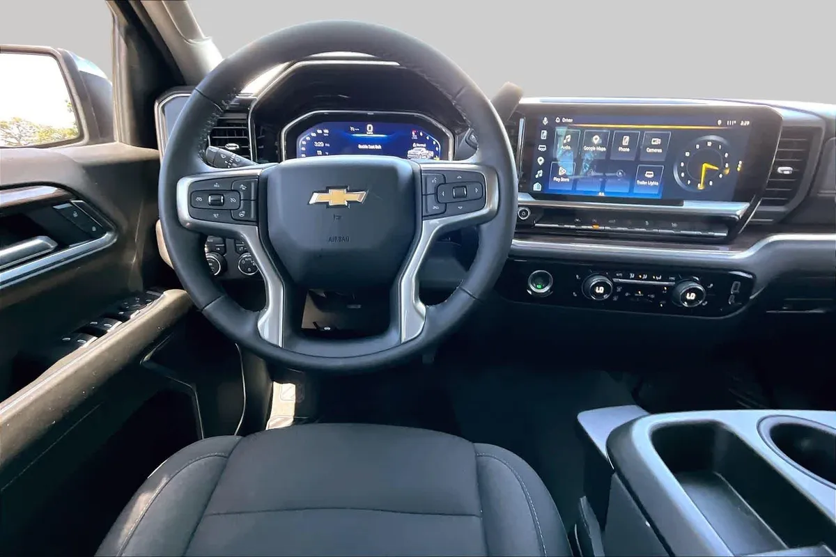 2024 Chevrolet Silverado 1500 LT thumbnail 6