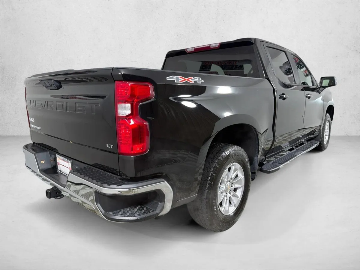 2024 Chevrolet Silverado 1500 LT thumbnail 3
