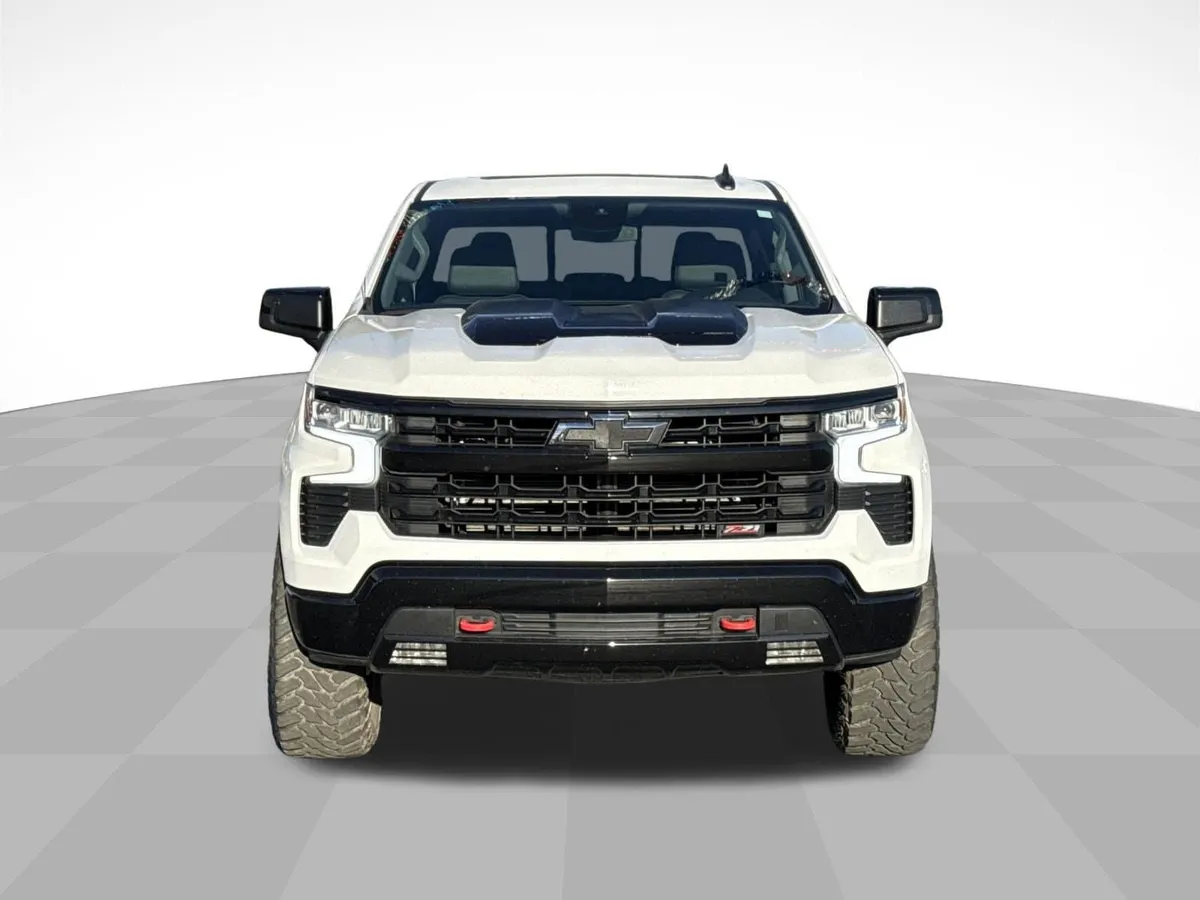 2024 Chevrolet Silverado 1500 LT Trail Boss thumbnail 2