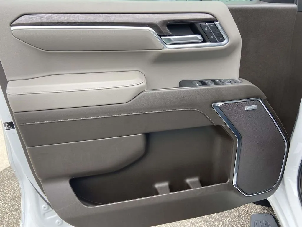 2024 Chevrolet Silverado 1500 LTZ thumbnail 12