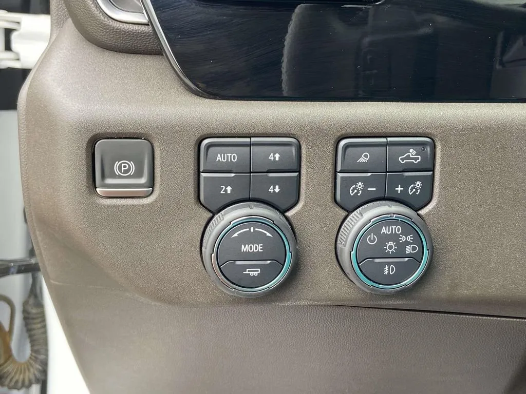 2024 Chevrolet Silverado 1500 LTZ thumbnail 32