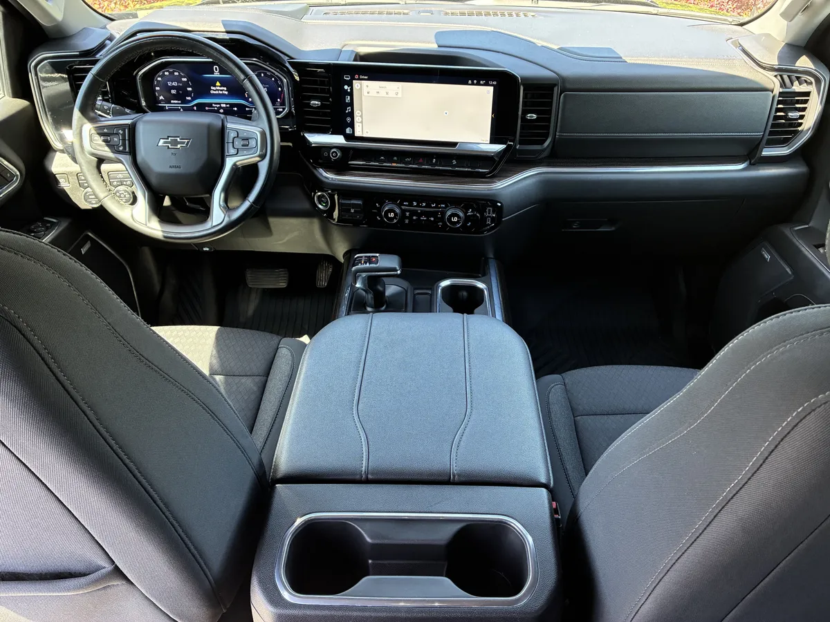 2024 Chevrolet Silverado 1500 RST thumbnail 18