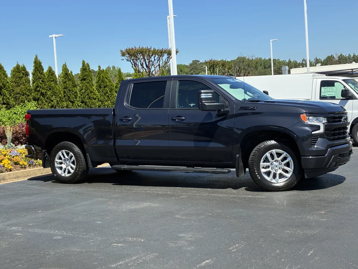2024 Chevrolet Silverado 1500 RST thumbnail 2
