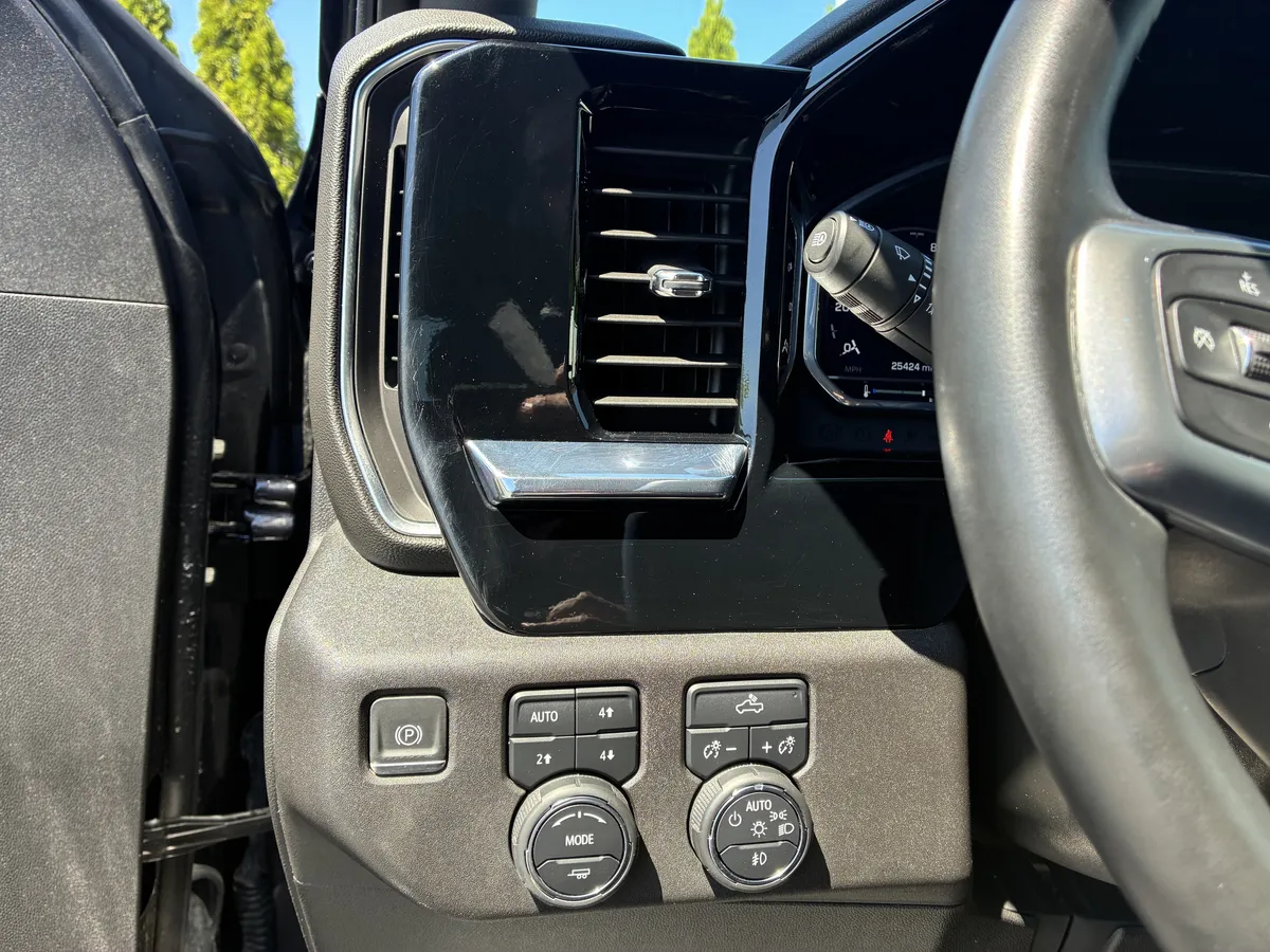 2024 Chevrolet Silverado 1500 RST thumbnail 27