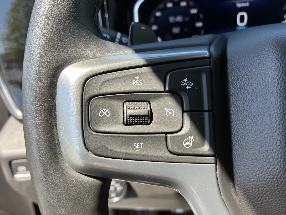 2024 Chevrolet Silverado 1500 RST thumbnail 30