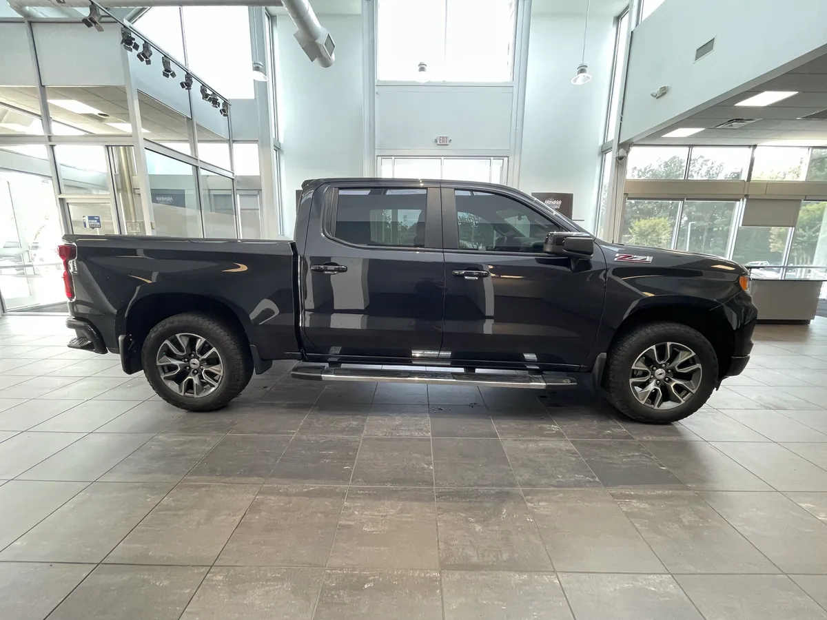 2024 Chevrolet Silverado 1500 RST thumbnail 10
