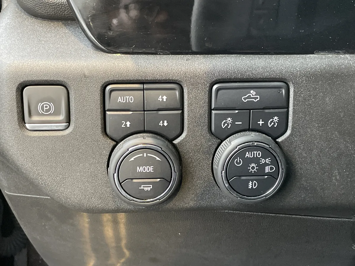 2024 Chevrolet Silverado 1500 RST thumbnail 32