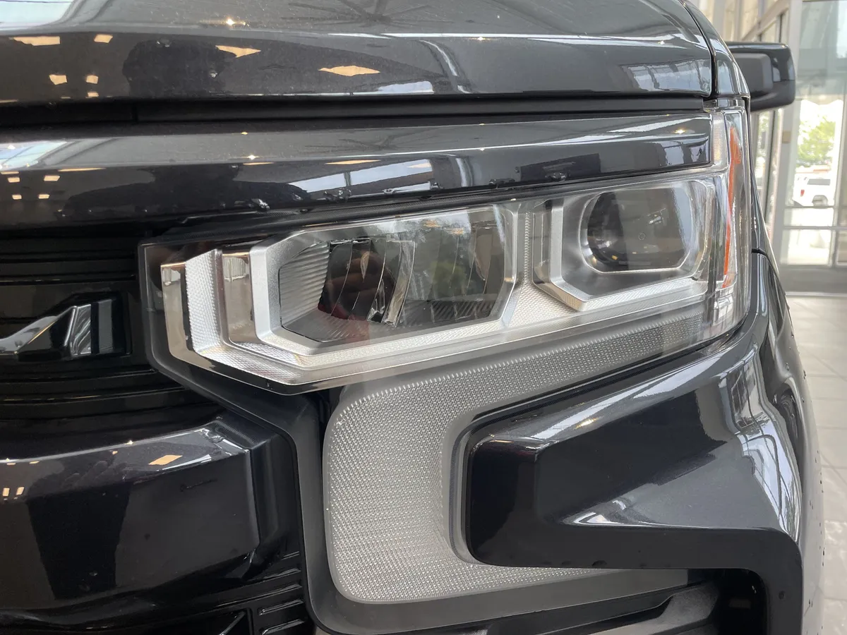 2024 Chevrolet Silverado 1500 RST thumbnail 4
