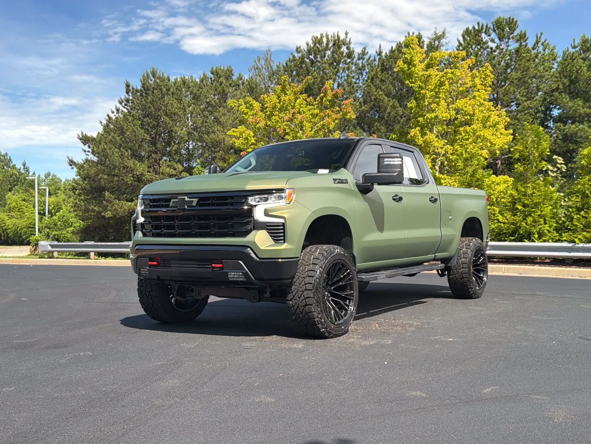 2024 Chevrolet Silverado 1500 RST thumbnail 12