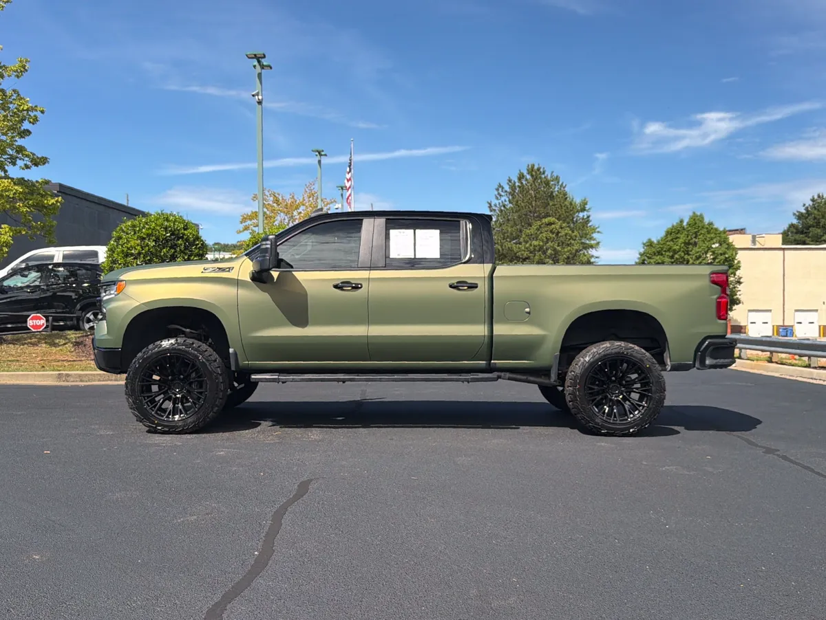 2024 Chevrolet Silverado 1500 RST thumbnail 13