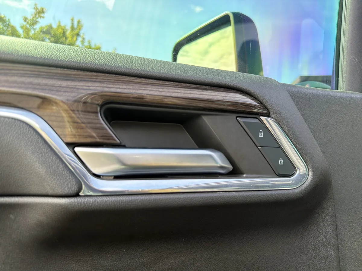 2024 Chevrolet Silverado 1500 RST thumbnail 24