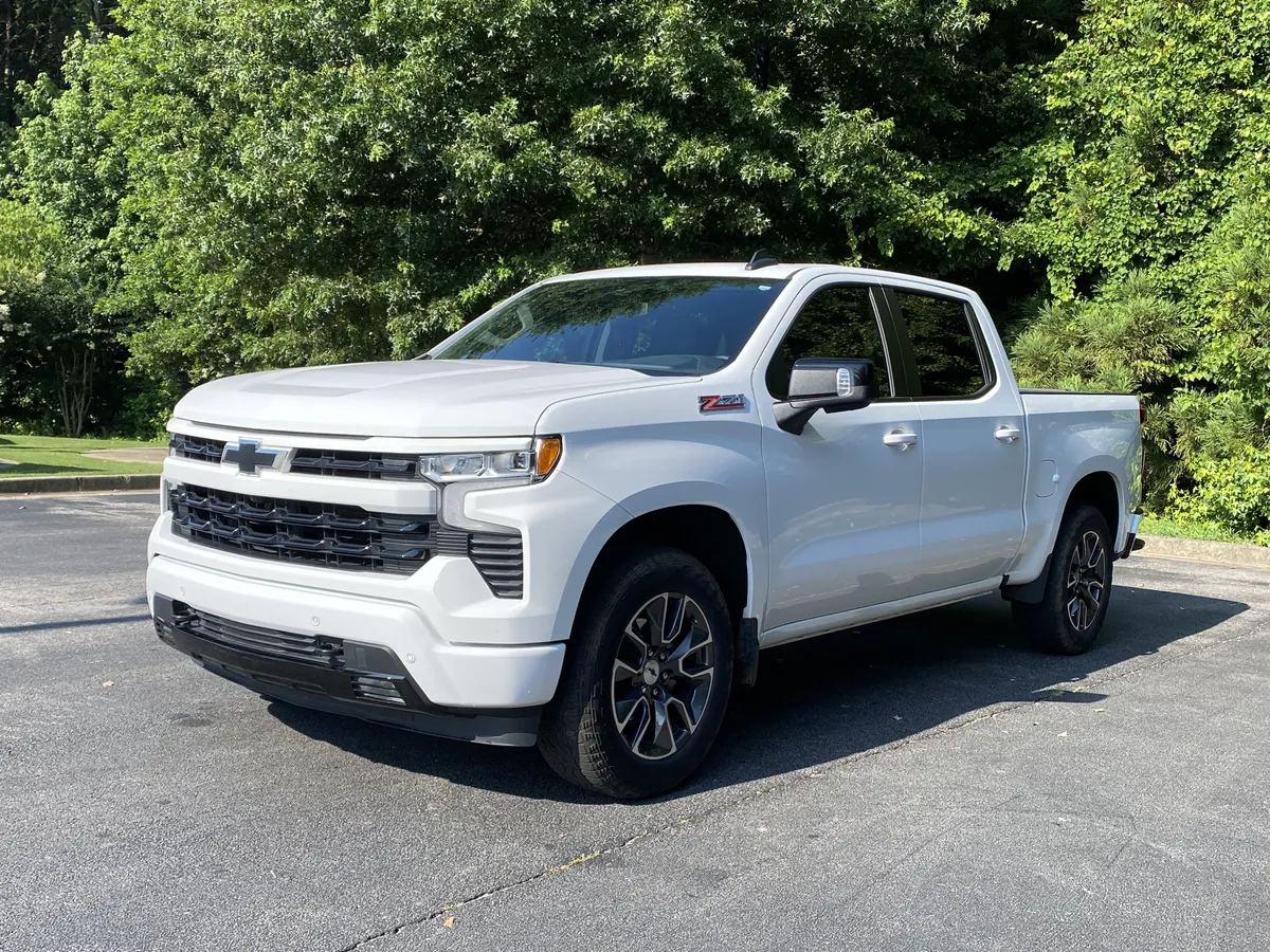 2024 Chevrolet Silverado 1500 RST thumbnail 4