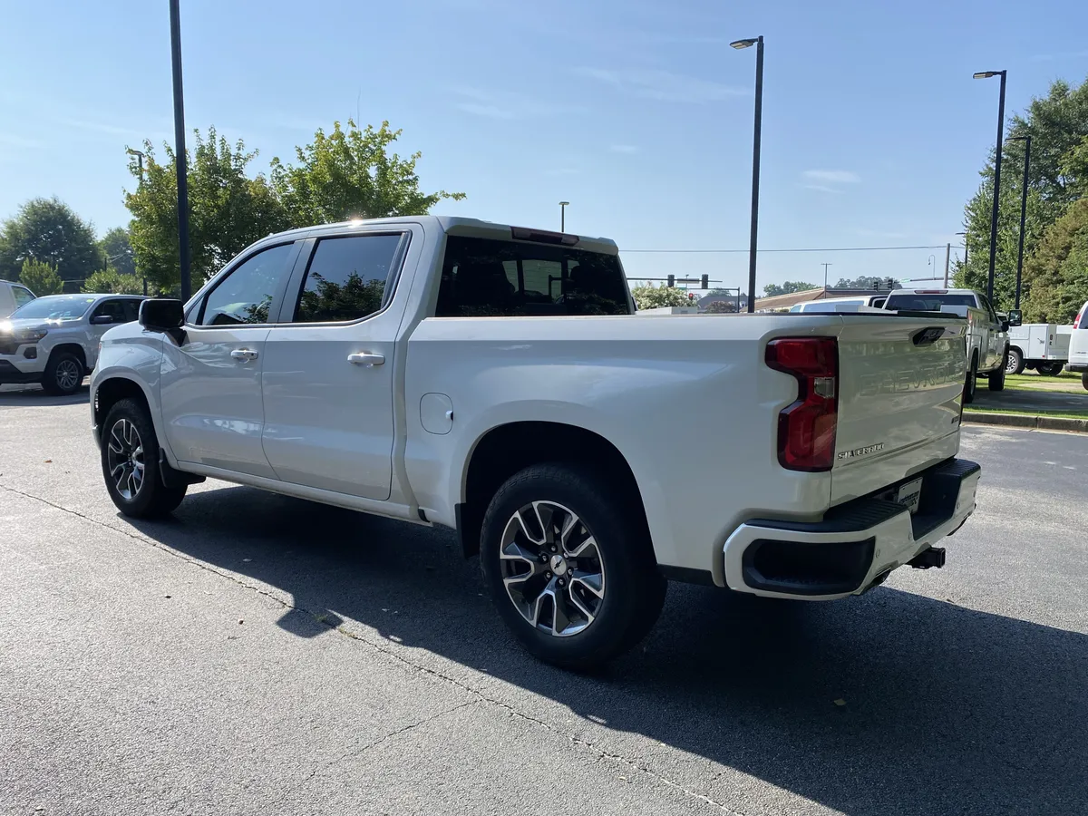 2024 Chevrolet Silverado 1500 RST thumbnail 6