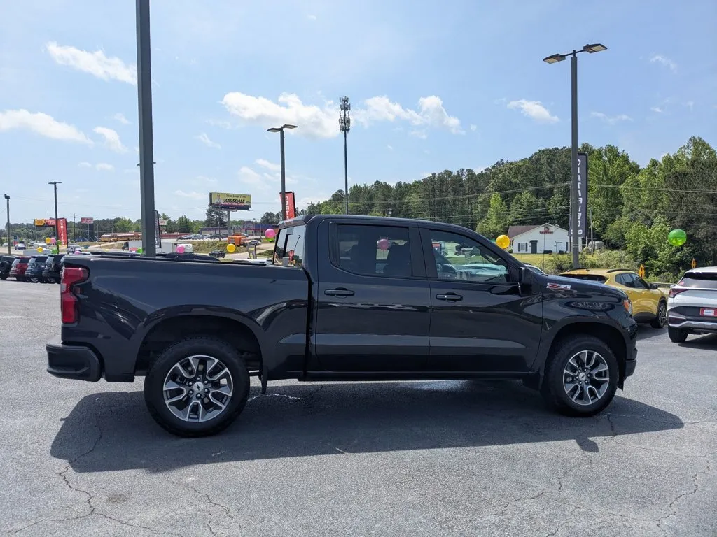 2024 Chevrolet Silverado 1500 RST thumbnail 4